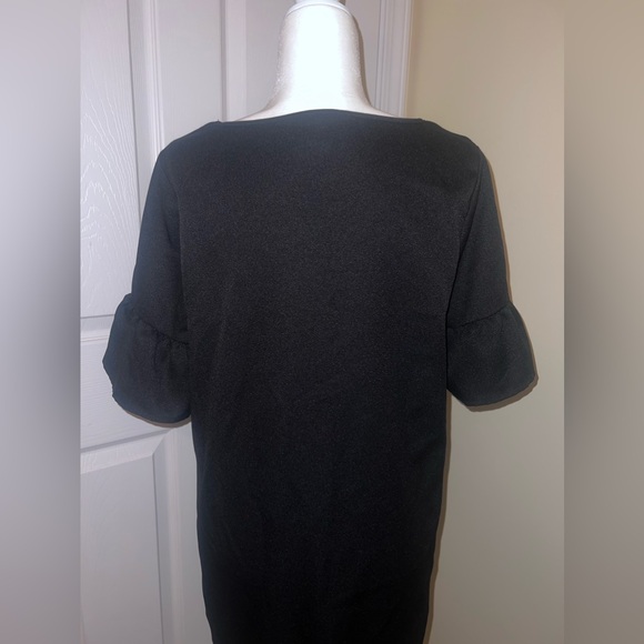 Simple Black Dress - Picture 4 of 5